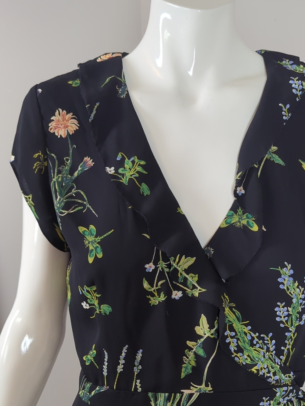 Sunday Best Black Floral Wrap Mini Dress Ruffles Summer Vacation Small - Picture 6 of 9